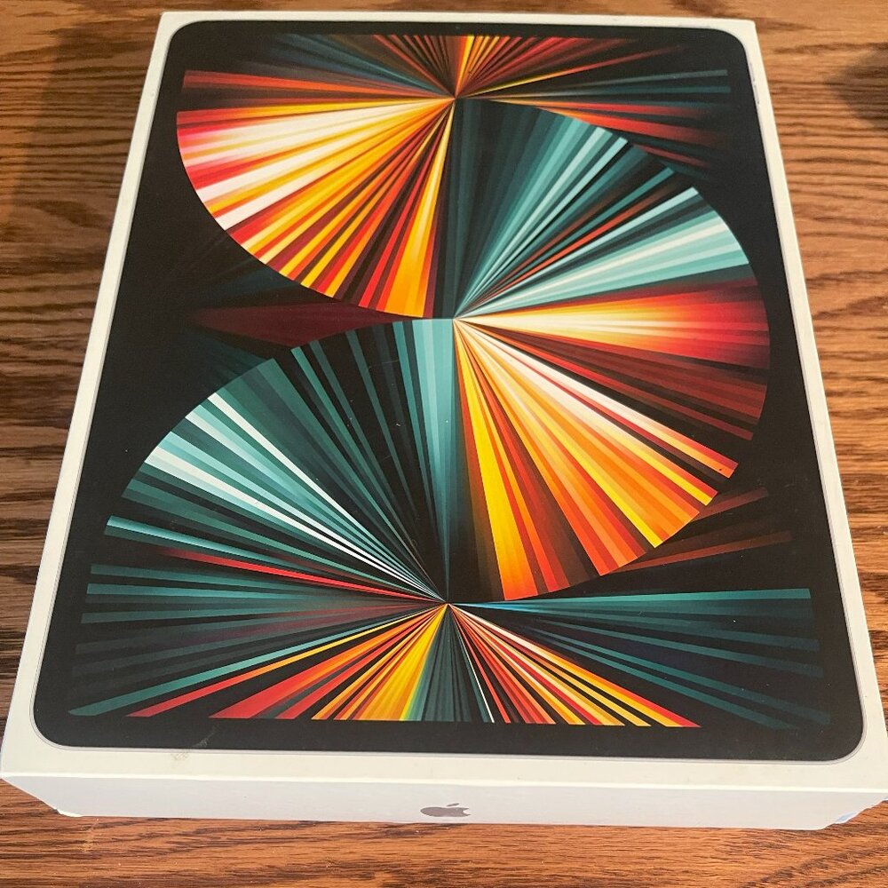 Apple 128GB iPad Pro 12.9-inch screen 5th Generation